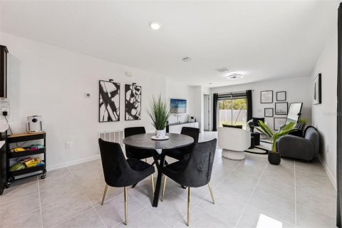 Casa en venta en Kissimmee, Florida, 3 dormitorios, 117.34 m2 № 2210845 - foto 8