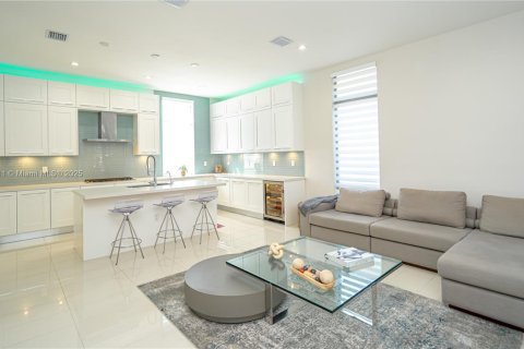 Купить виллу или дом в Дорал, Флорида 4 спальни, 264.21м2, № 1958430 - фото 15