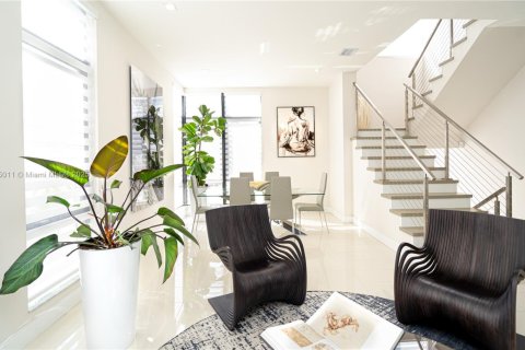 Купить виллу или дом в Дорал, Флорида 4 спальни, 264.21м2, № 1958430 - фото 10