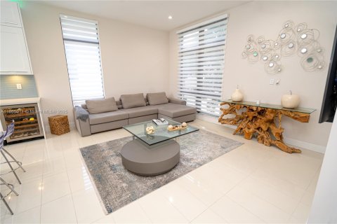 Купить виллу или дом в Дорал, Флорида 4 спальни, 264.21м2, № 1958430 - фото 13