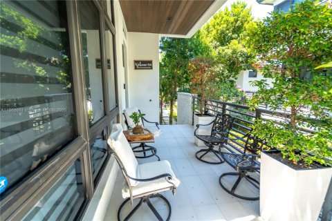 Купить виллу или дом в Дорал, Флорида 4 спальни, 264.21м2, № 1958430 - фото 7