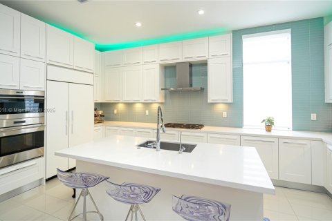 Купить виллу или дом в Дорал, Флорида 4 спальни, 264.21м2, № 1958430 - фото 17