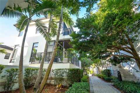 Купить виллу или дом в Дорал, Флорида 4 спальни, 264.21м2, № 1958430 - фото 3