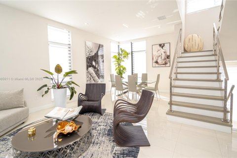 Купить виллу или дом в Дорал, Флорида 4 спальни, 264.21м2, № 1958430 - фото 8