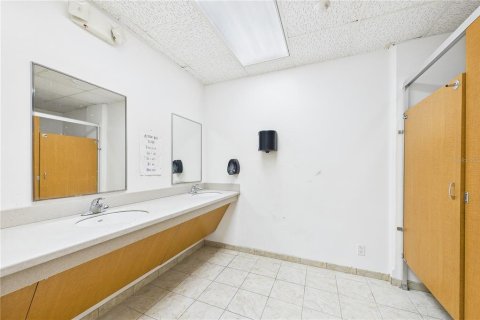 Propiedad comercial en alquiler en Melbourne, Florida № 1913917 - foto 10