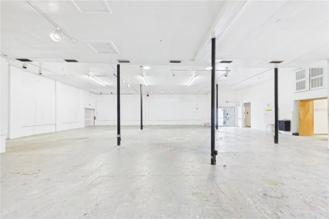 Propiedad comercial en alquiler en Melbourne, Florida № 1913917 - foto 13