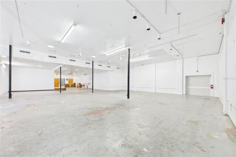 Propiedad comercial en alquiler en Melbourne, Florida № 1913917 - foto 11