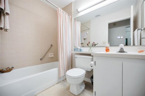 Купить виллу или дом в Тарпон-Спрингс, Флорида 6 комнат, 109.35м2, № 2156322 - фото 18