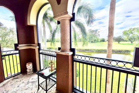 Condo in Wellington, Florida, 2 bedrooms  № 684528 - photo 1