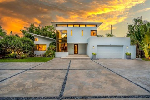 Casa en alquiler en Sarasota, Florida, 3 dormitorios, 273.04 m2 № 1885802 - foto 1