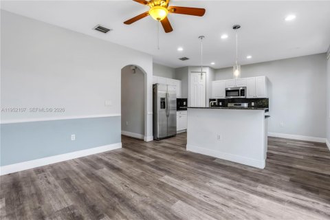 Adosado en alquiler en Miramar, Florida, 4 dormitorios, 168.62 m2 № 2006465 - foto 5