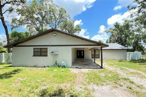 Casa en venta en Tampa, Florida, 3 dormitorios, 195.19 m2 № 1773762 - foto 1
