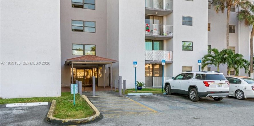 Condominio en Miami, Florida, 2 dormitorios № 2025152