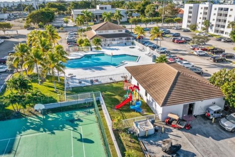 Condominio en venta en Miami, Florida, 2 dormitorios, 80.55 m2 № 2025152 - foto 11