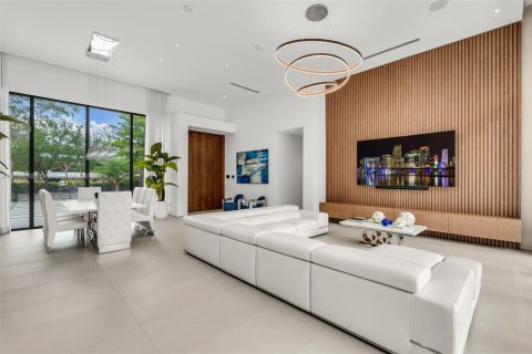 Casa en venta en Pinecrest, Florida, 6 dormitorios, 496.93 m2 № 1861919 - foto 11