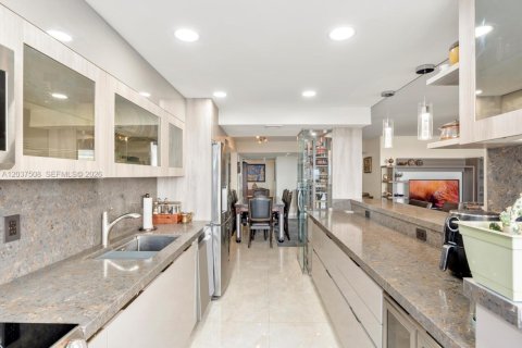Copropriété à vendre à Aventura, Floride: 3 chambres, 221.76 m2 № 2262881 - photo 13