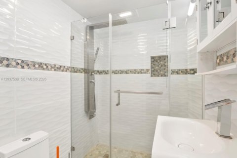 Copropriété à vendre à Aventura, Floride: 3 chambres, 221.76 m2 № 2262881 - photo 16