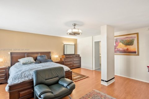 Copropriété à vendre à Aventura, Floride: 3 chambres, 221.76 m2 № 2262881 - photo 18