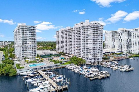 Copropriété à vendre à Aventura, Floride: 3 chambres, 221.76 m2 № 2262881 - photo 1