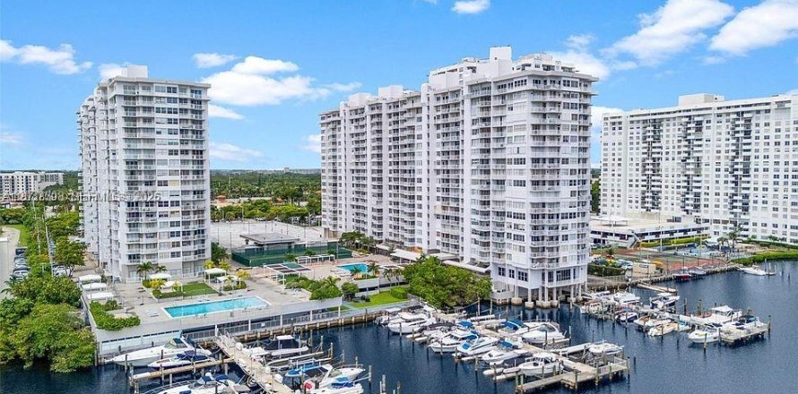 Condo à Aventura, Floride, 3 chambres  № 2262881