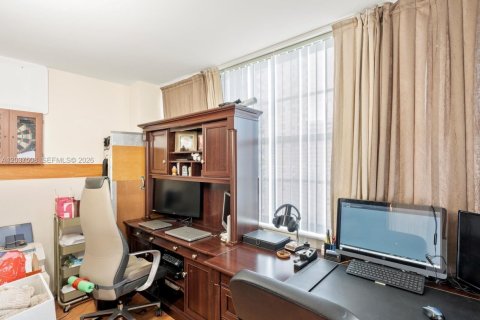 Copropriété à vendre à Aventura, Floride: 3 chambres, 221.76 m2 № 2262881 - photo 21
