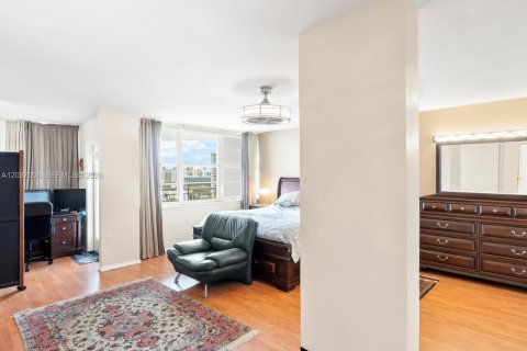 Copropriété à vendre à Aventura, Floride: 3 chambres, 221.76 m2 № 2262881 - photo 19
