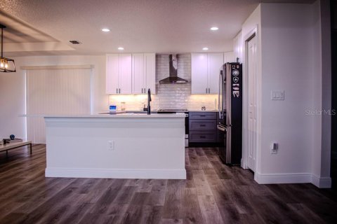 House in Spring Hill, Florida 3 bedrooms, 178 sq.m. № 2107622 - photo 7
