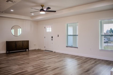 House in Spring Hill, Florida 3 bedrooms, 178 sq.m. № 2107622 - photo 5
