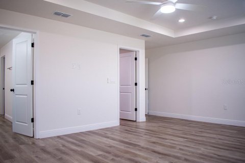House in Spring Hill, Florida 3 bedrooms, 178 sq.m. № 2107622 - photo 11