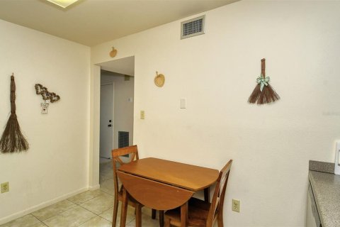 Condo in Sarasota, Florida, 2 bedrooms  № 1108326 - photo 7