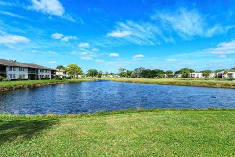 Condo in Sarasota, Florida, 2 bedrooms  № 1108326 - photo 2