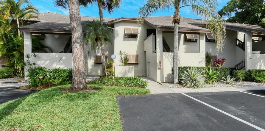 Condo in Sarasota, Florida, 2 bedrooms  № 1108326