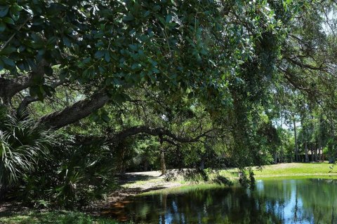 Condo in Sarasota, Florida, 2 bedrooms  № 1108326 - photo 25