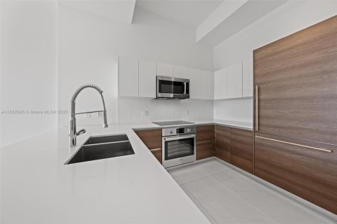 Condo in Coral Gables, Florida, 1 bedroom  № 1813854 - photo 10