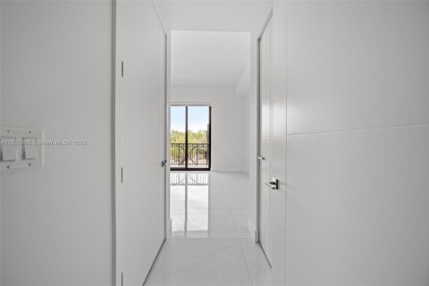 Condo in Coral Gables, Florida, 1 bedroom  № 1813854 - photo 20