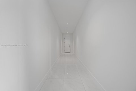 Condo in Coral Gables, Florida, 1 bedroom  № 1813854 - photo 5