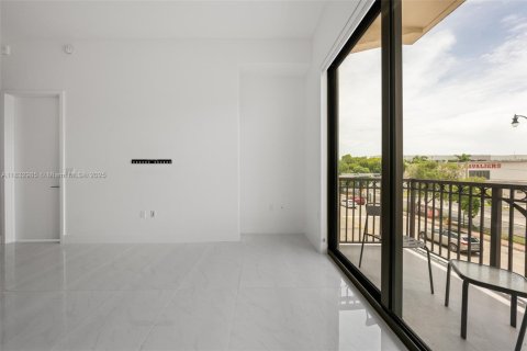 Condo in Coral Gables, Florida, 1 bedroom  № 1813854 - photo 13