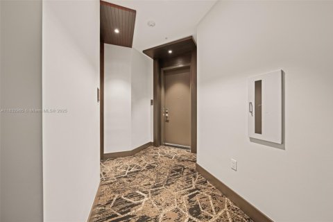 Condo in Coral Gables, Florida, 1 bedroom  № 1813854 - photo 4