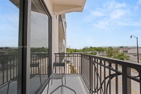 Condo in Coral Gables, Florida, 1 bedroom  № 1813854 - photo 15