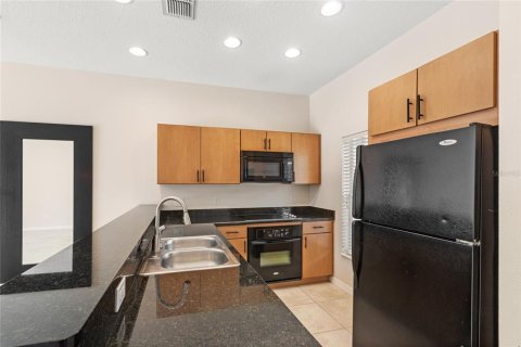 Townhouse in Kissimmee, Florida 2 bedrooms, 107.86 sq.m. № 1656661 - photo 6