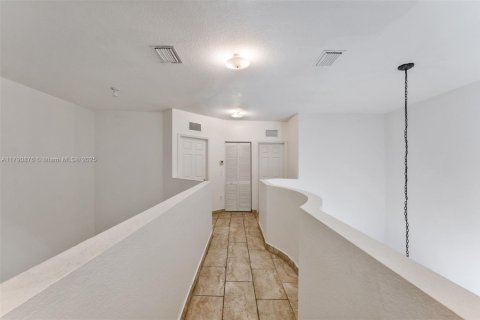Touwnhouse à vendre à Homestead, Floride: 3 chambres, 179.49 m2 № 1946155 - photo 18
