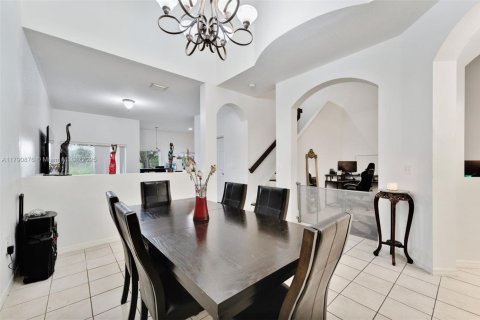 Touwnhouse à vendre à Homestead, Floride: 3 chambres, 179.49 m2 № 1946155 - photo 15