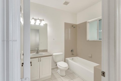 Townhouse in Homestead, Florida 3 bedrooms, 179.49 sq.m. № 1946155 - photo 28