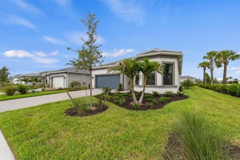 House in Lakewood Ranch, Florida 2 bedrooms, 193.24 sq.m. № 2287631 - photo 2