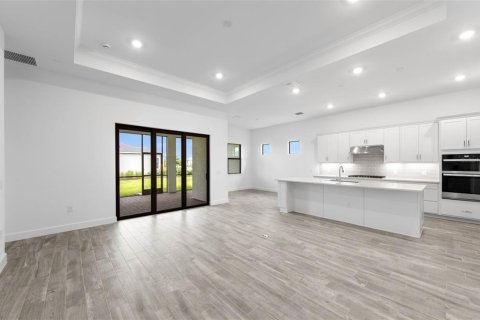 House in Lakewood Ranch, Florida 2 bedrooms, 193.24 sq.m. № 2287631 - photo 8