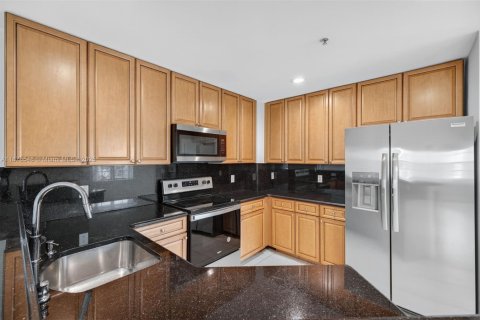 Townhouse in Pompano Beach, Florida 3 bedrooms, 210.7 sq.m. № 1921689 - photo 28