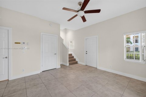 Townhouse in Pompano Beach, Florida 3 bedrooms, 210.7 sq.m. № 1921689 - photo 12