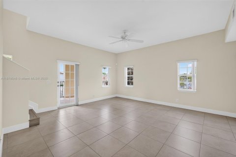 Townhouse in Pompano Beach, Florida 3 bedrooms, 210.7 sq.m. № 1921689 - photo 16