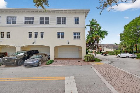 Townhouse in Pompano Beach, Florida 3 bedrooms, 210.7 sq.m. № 1921689 - photo 8
