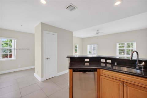 Townhouse in Pompano Beach, Florida 3 bedrooms, 210.7 sq.m. № 1921689 - photo 25